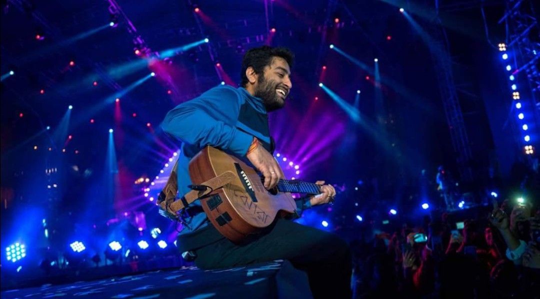 How Much Does It Cost to Book a Bollywood Singer for an Event in India?