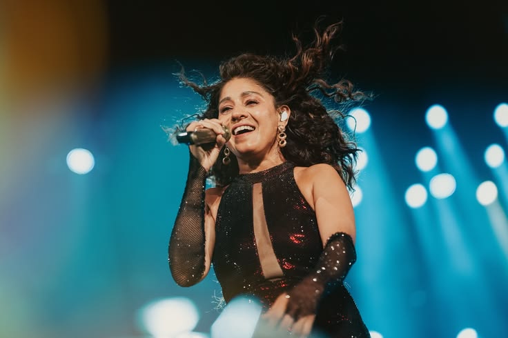 Top 14 Singers Dominating India's Concert Scene Right Now 4 a1e2c00317615387a172f6532eb30f68 1